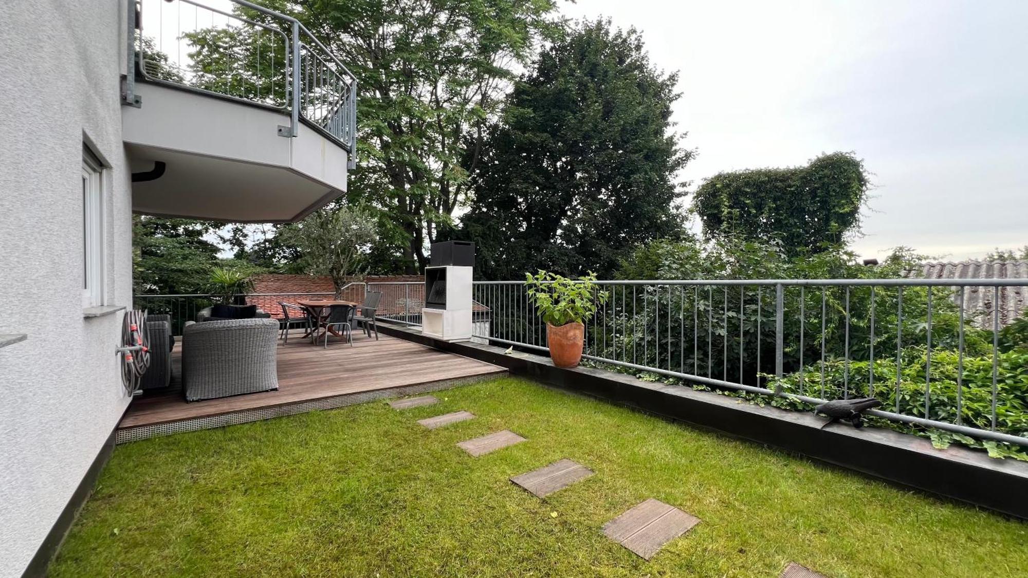 Ludwigshome Luxus - Zentral, Kostenloser Parkplatz, Terrasse Apartment *