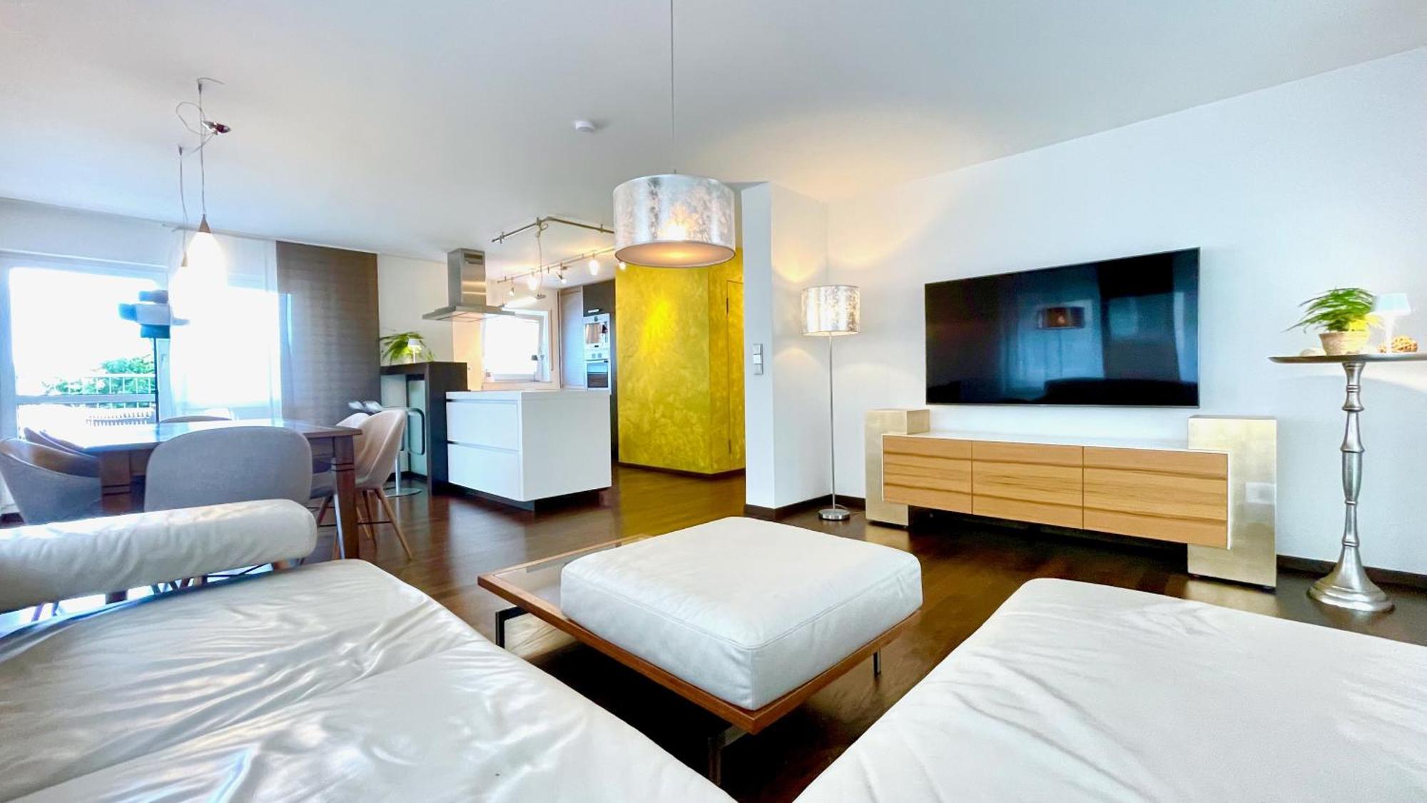 Apartment Ludwigshome Luxus - Zentral, Kostenloser Parkplatz, Terrasse Ludwigsburg